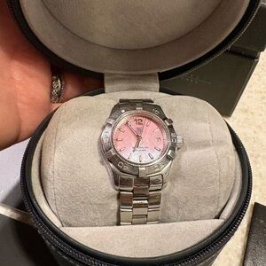 Beautiful! TAG Heuer Women’s Pink mother of pearl Aquaracer.